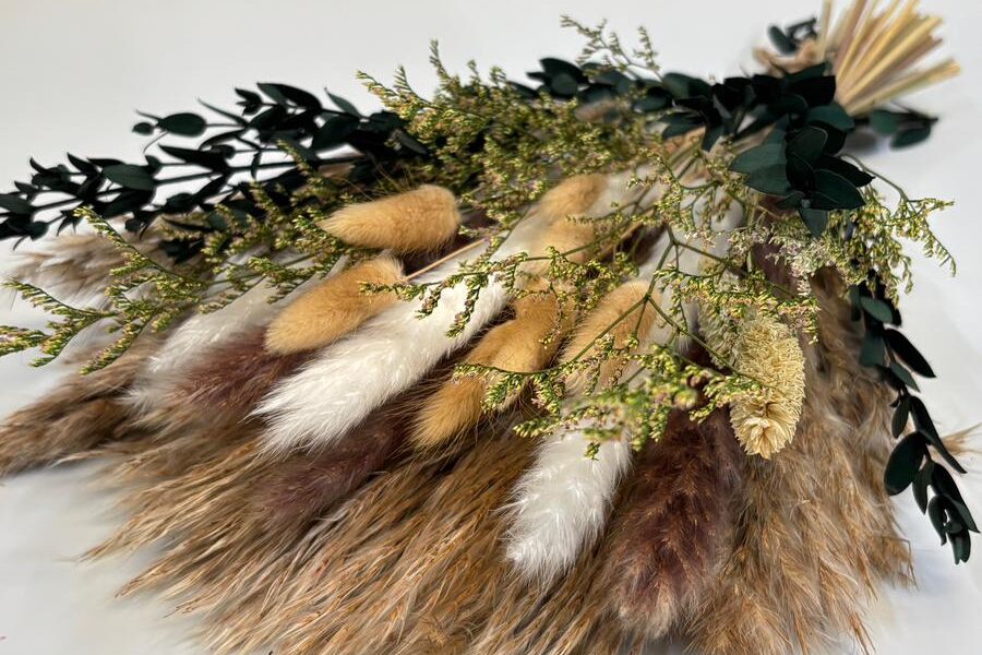 Dried_flowers_mixed_pampas_grass_green_white_beige_