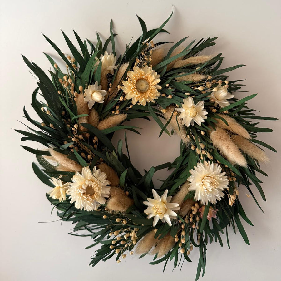 Naturelle dried flower wreath handcrafted from naturally dried stems by Bouquet Cards